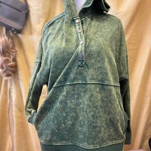 Green acid  wash , kangaroo  hoodies, size small